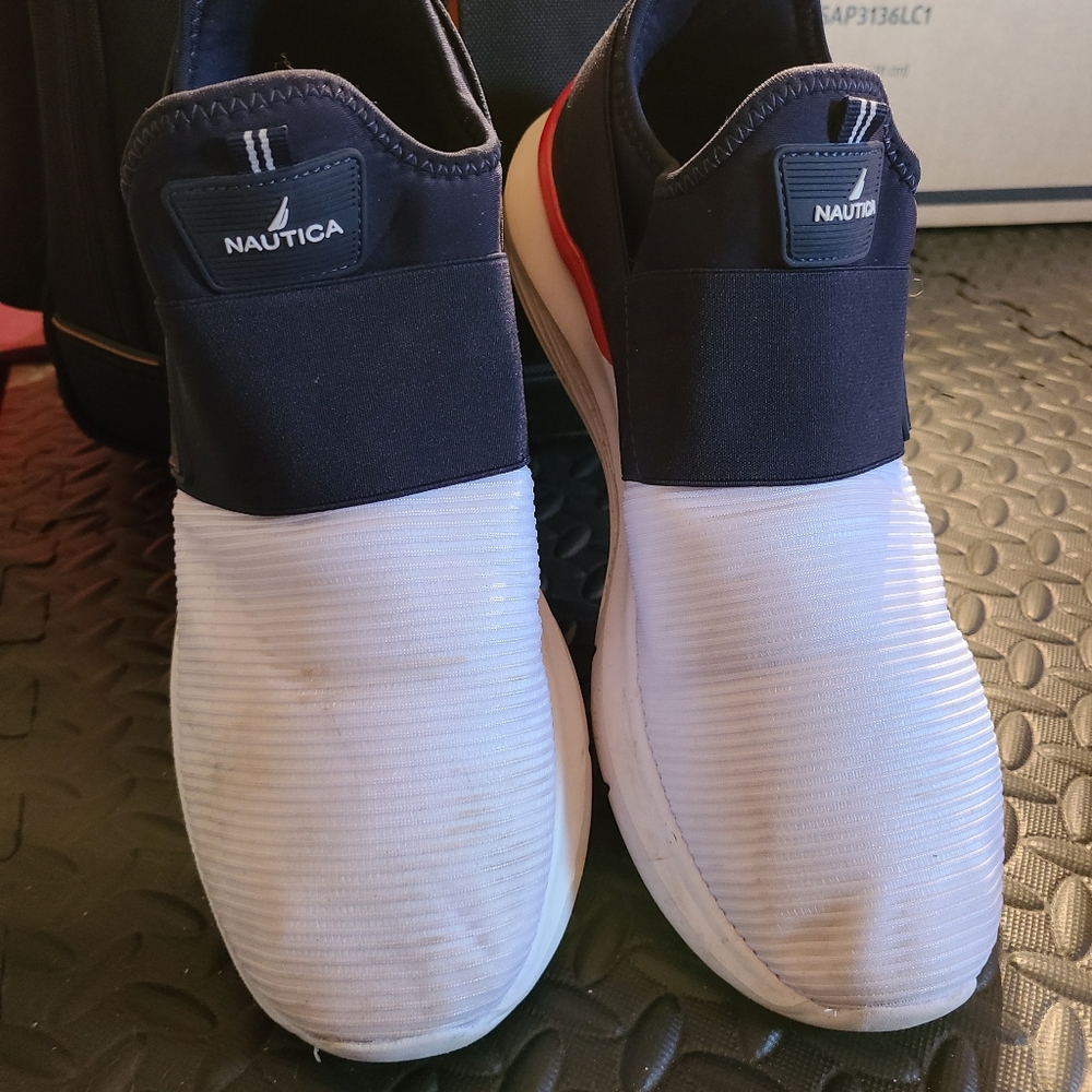 Men's Nautica size 12 Blue and white with red trim